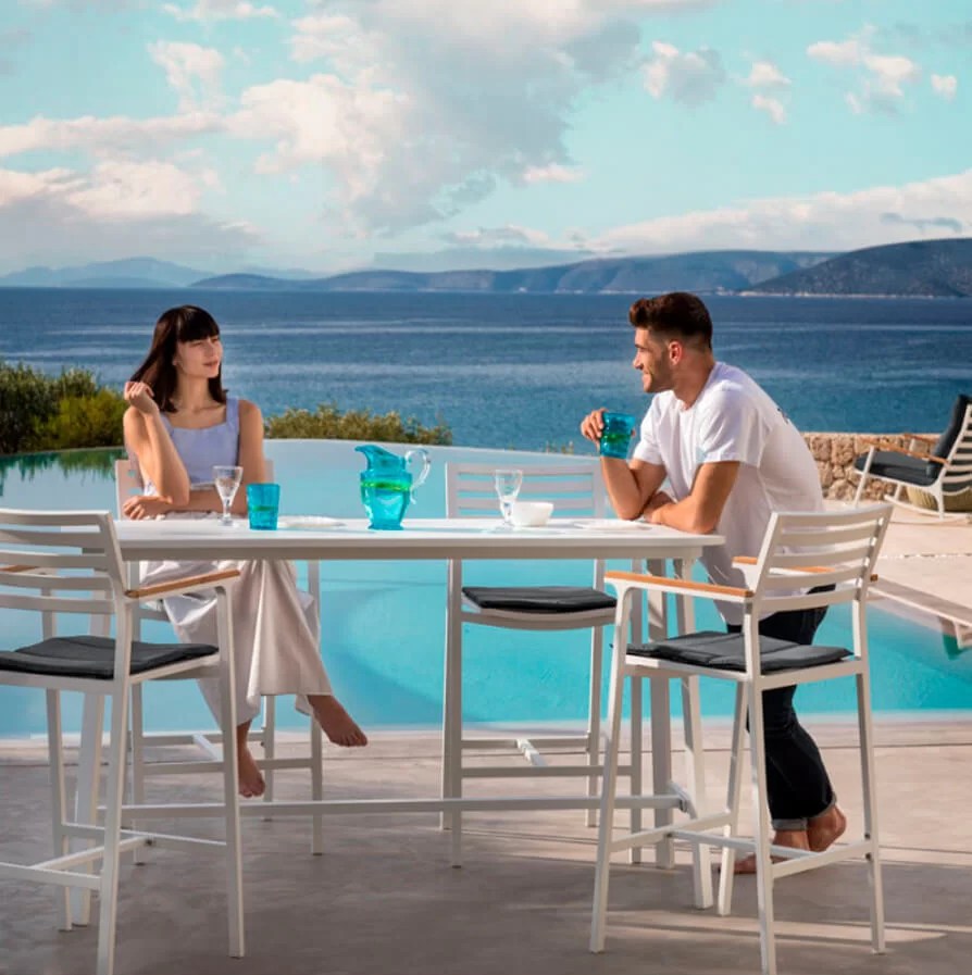 Metal versus Wooden Patio Outdoor Furniture